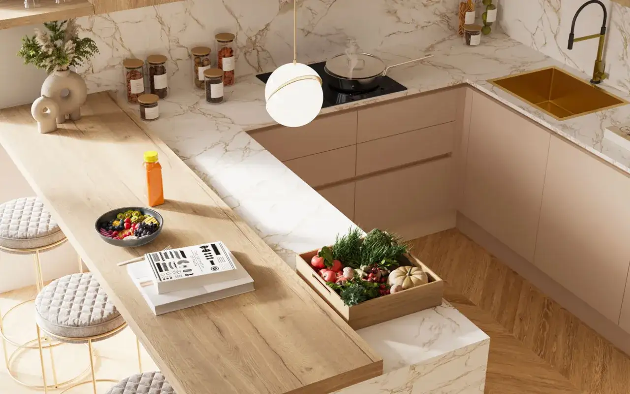 Elegante cucina con piano di lavoro in marmo e pavimento in legno. Frutta fresca, verdura e libri su un bancone in legno.